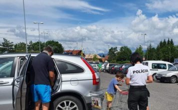 LIPTOVSKÝ MIKULÁŠ: Rodičia, nenechávajte svoje deti v aute bez dozoru!