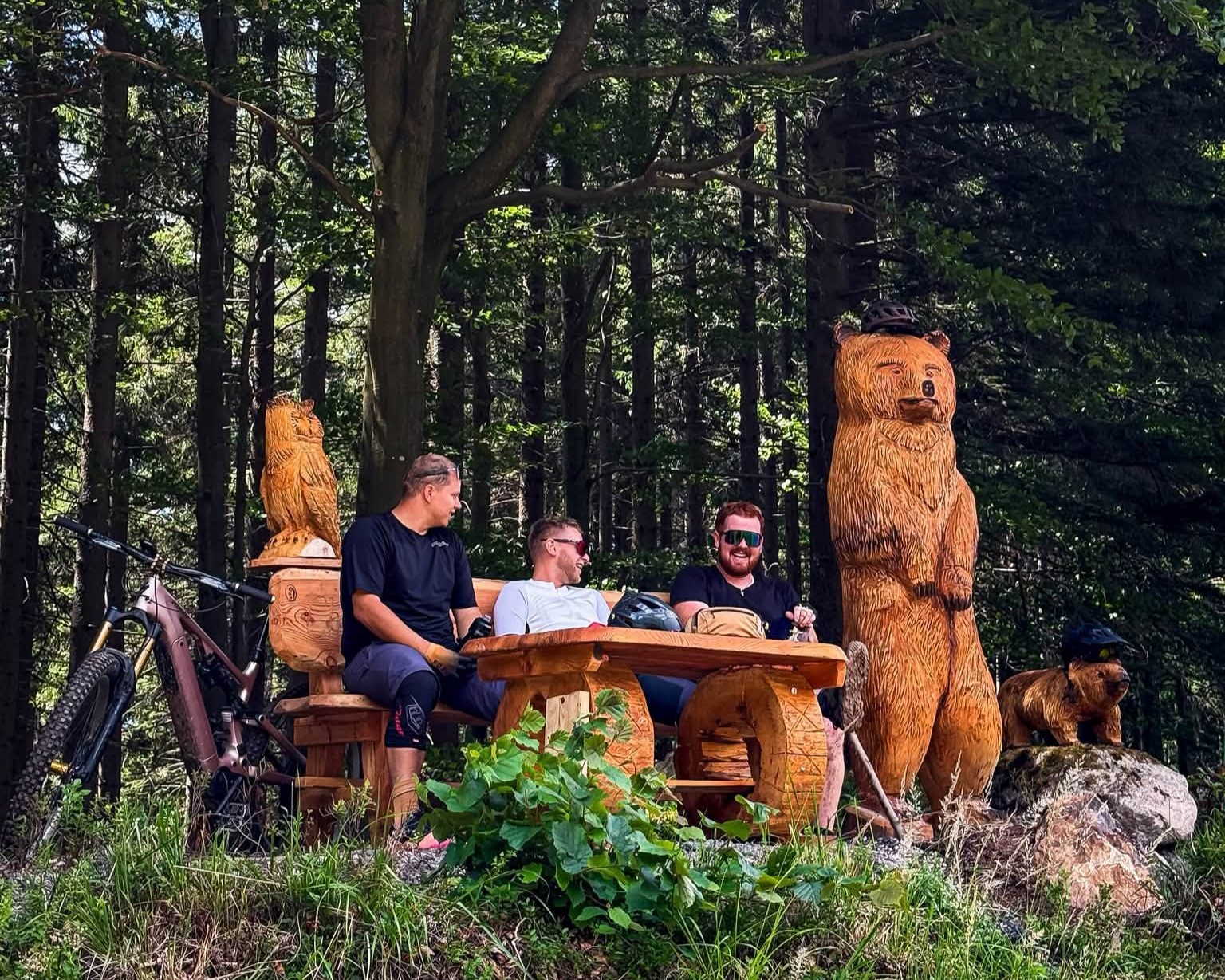 UŽ V NEDEĽU: MEDVEDE V RAJECKEJ DOLINE, KTORÝCH SA BÁŤ NEMUSÍTE! Nad Kuneradom vyrástlo miesto, ktoré púta pozornosť