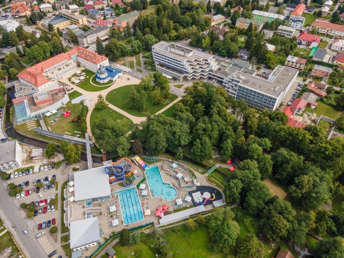 KTO OVLÁDNE TURČIANSKE TEPLICE? Hus chce pokračovať, do súboja vstupuje aj riaditeľ školy Sygút