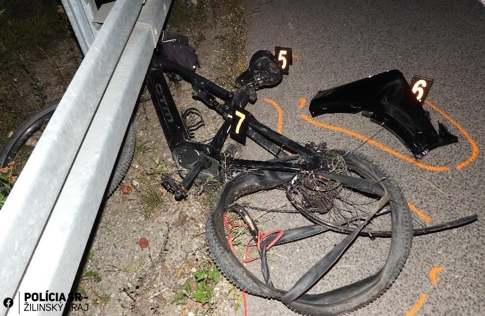 NEHODA na Liptove: Auto sa zrazilo s cyklistkou, zranenú ženu previezli do nemocnice